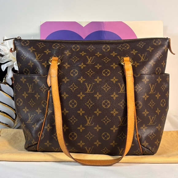 Beautiful Louis Vuitton Totally Mm Monogram - Picture 1 of 16